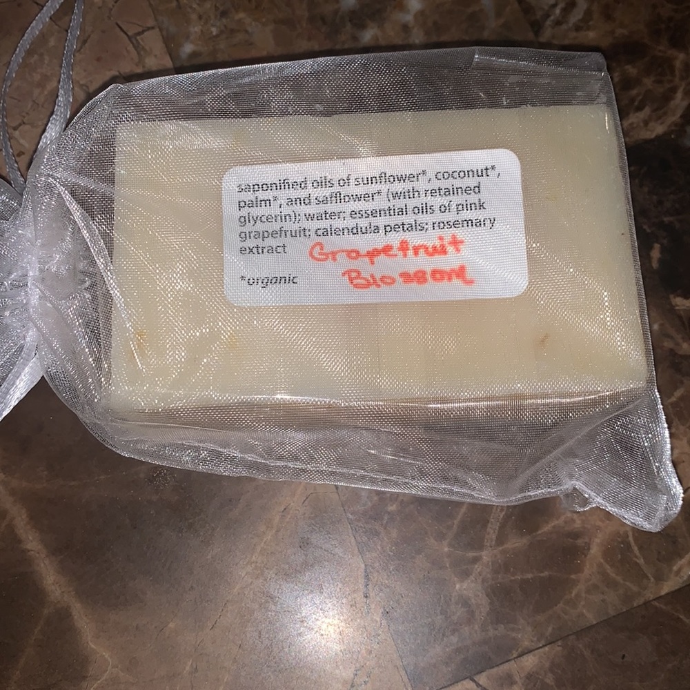 🍊Grapefruit Blossom soap 🍊 - Picture 2 of 2